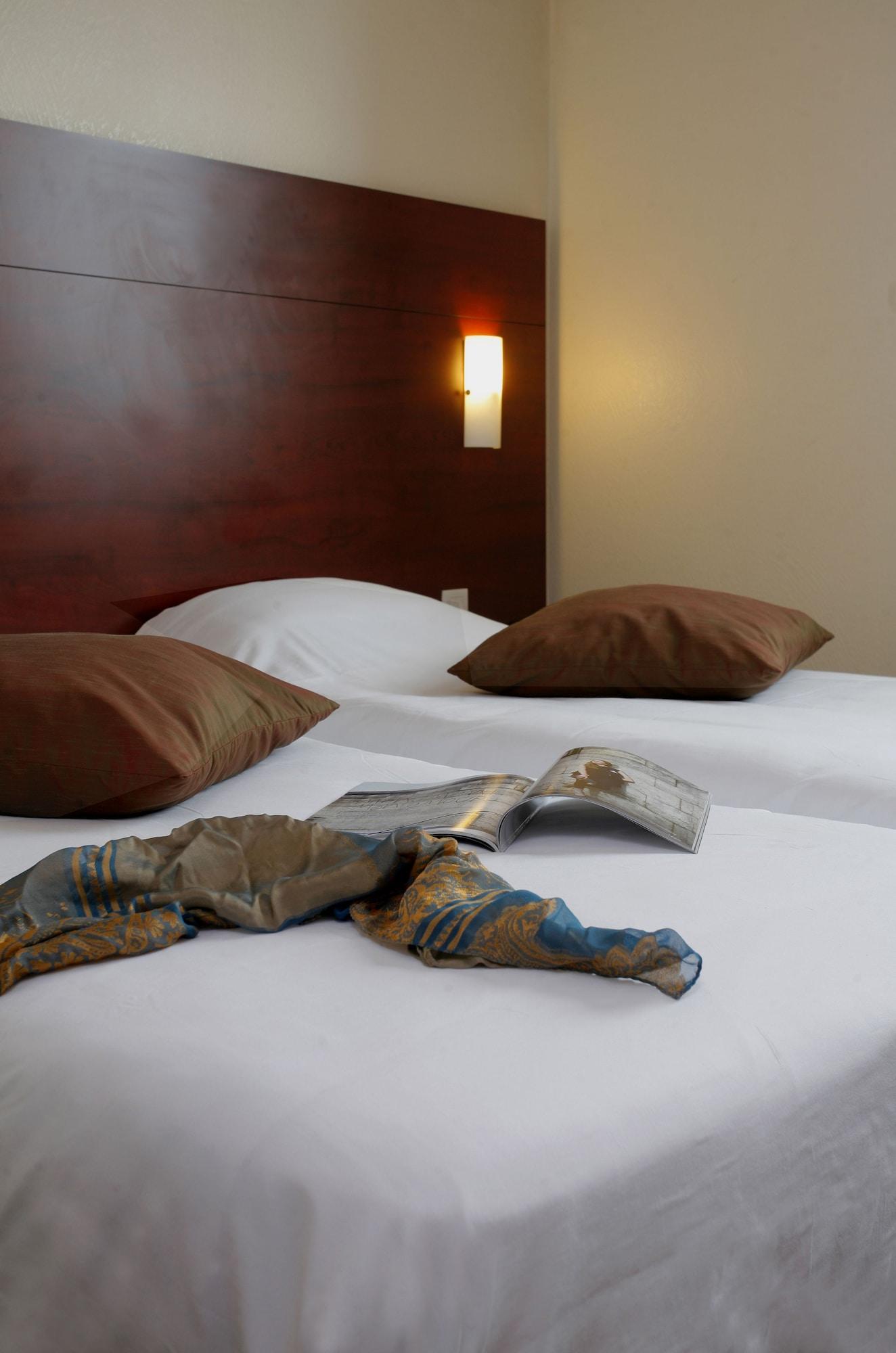 Hotel Gallieni ジュヌヴィリエ エクステリア 写真