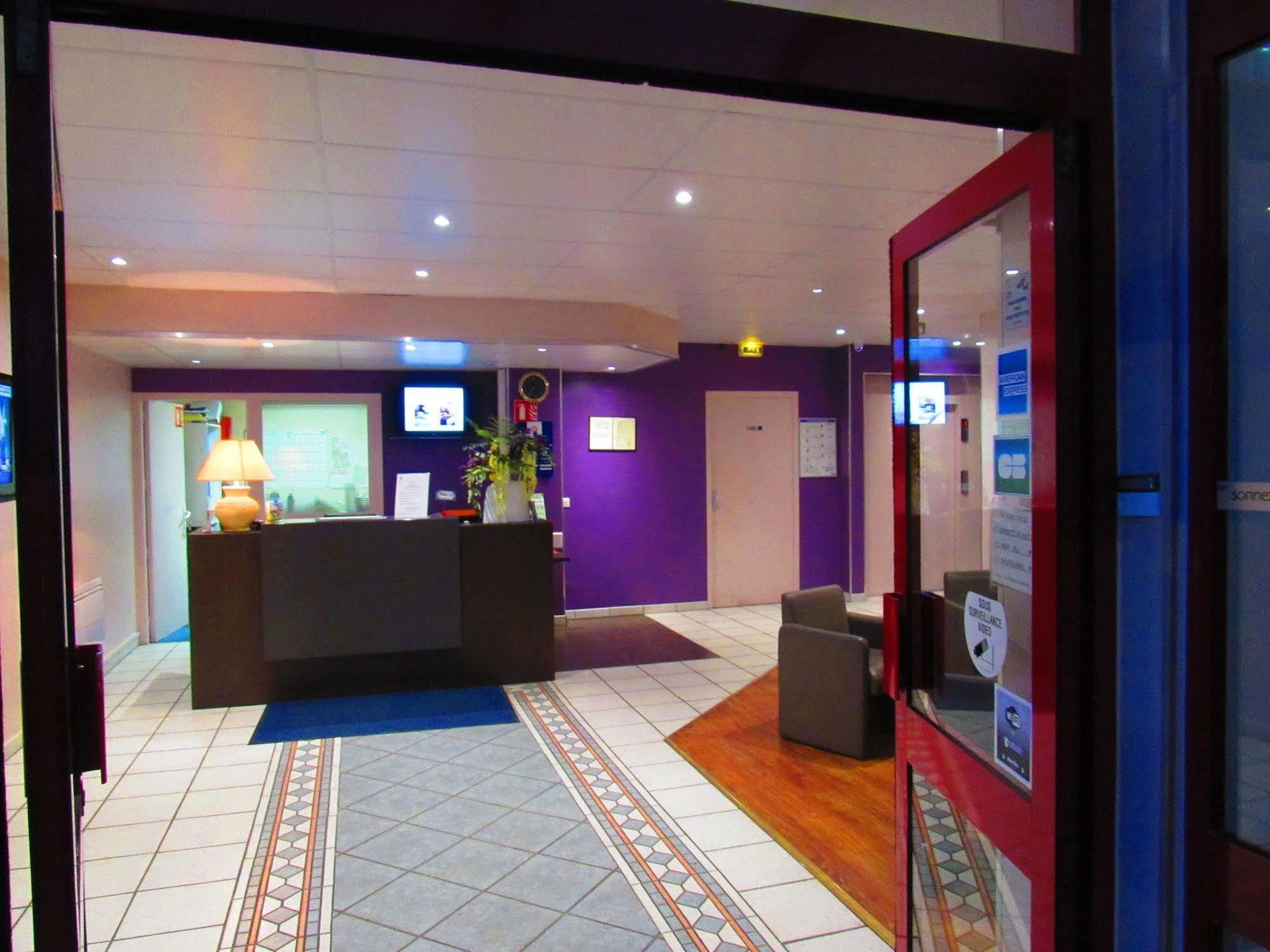 Hotel Gallieni ジュヌヴィリエ エクステリア 写真